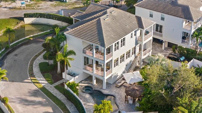 Image No.78-4 Bed Property for sale