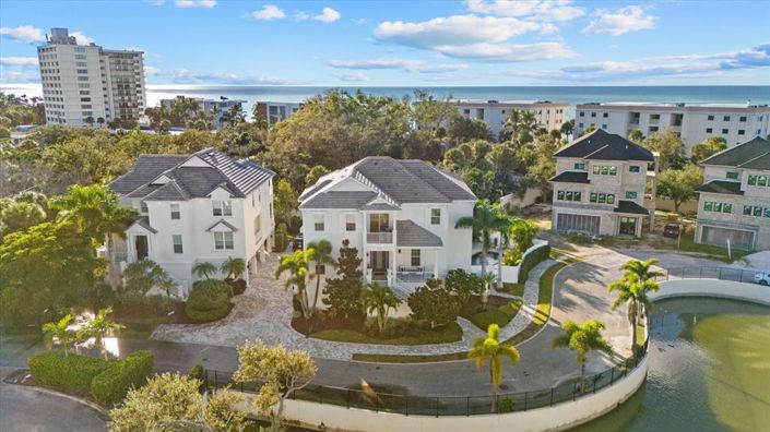 Image No.80-4 Bed Property for sale