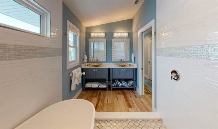 Image No.38-3 Bed Property for sale