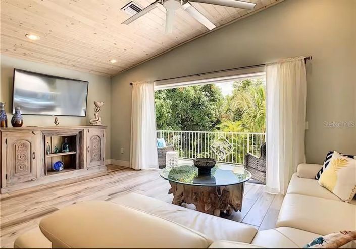 Image No.8-3 Bed Property for sale