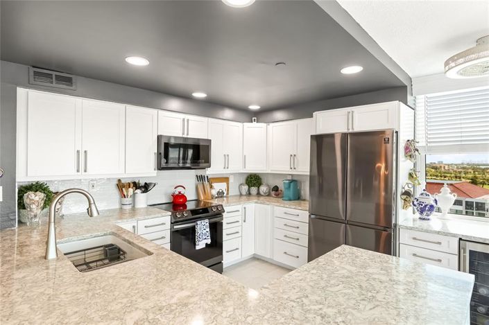 Image No.17-2 Bed Property for sale