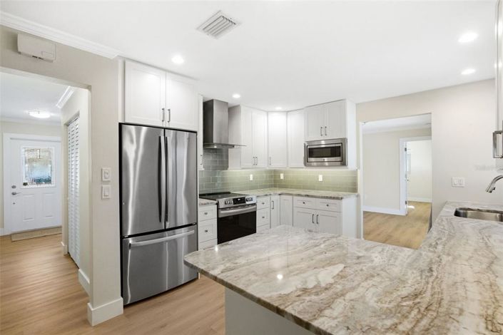 Image No.27-4 Bed Property for sale