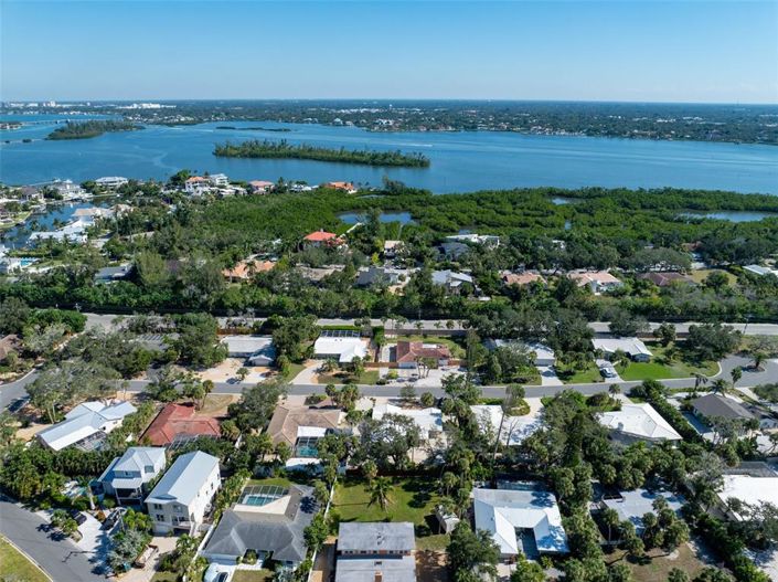 Image No.71-4 Bed Property for sale