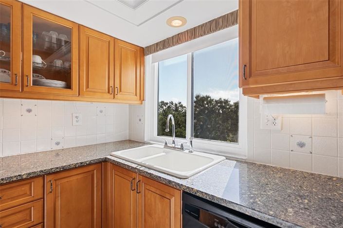 Image No.12-2 Bed Property for sale