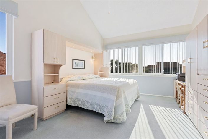 Image No.22-2 Bed Property for sale