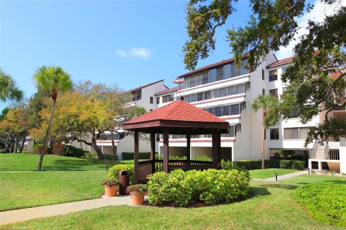 Image No.44-2 Bed Property for sale