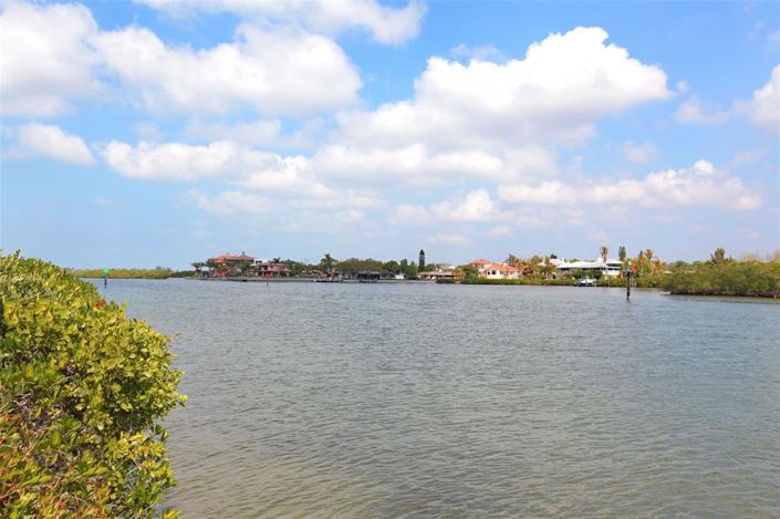 Image No.51-2 Bed Property for sale