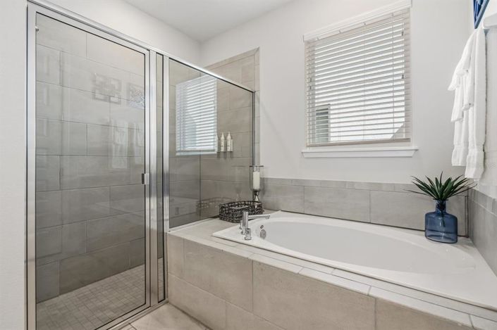 Image No.15-8 Bed Property for sale