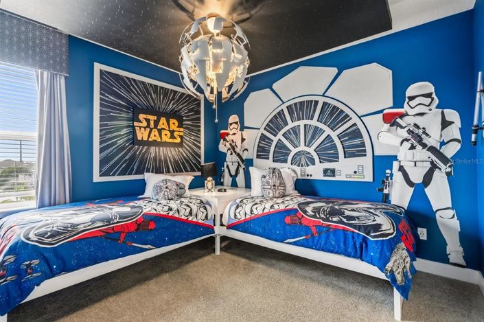 Image No.18-8 Bed Property for sale