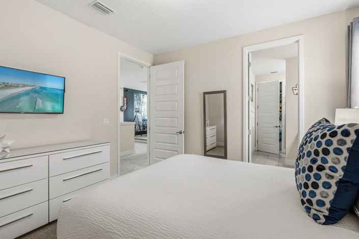 Image No.23-8 Bed Property for sale