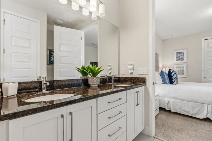 Image No.24-8 Bed Property for sale