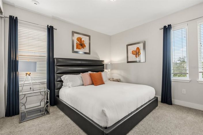 Image No.27-8 Bed Property for sale