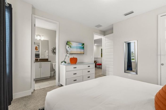 Image No.28-8 Bed Property for sale