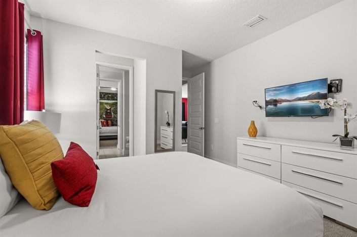 Image No.30-8 Bed Property for sale