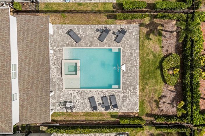 Image No.44-8 Bed Property for sale