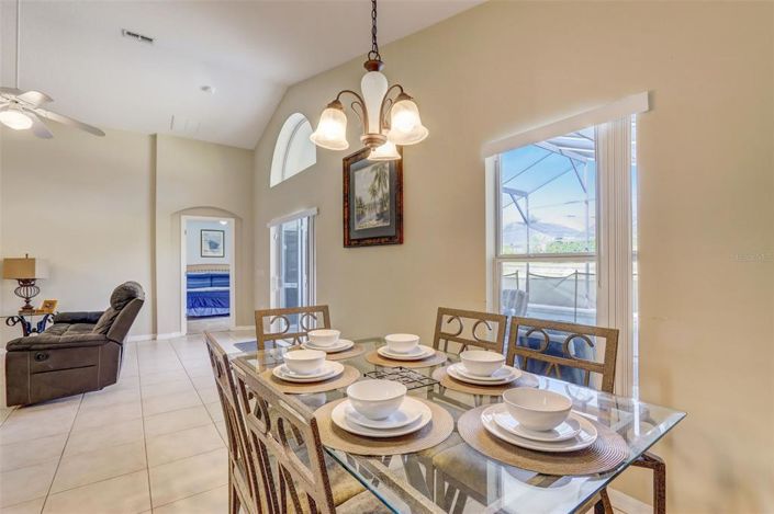 Image No.12-4 Bed Property for sale