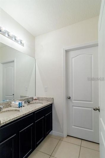 Image No.13-6 Bed Property for sale