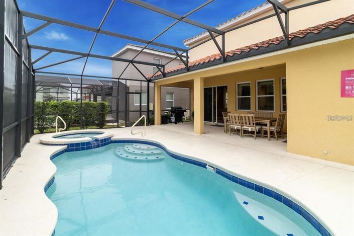 Image No.22-6 Bed Property for sale