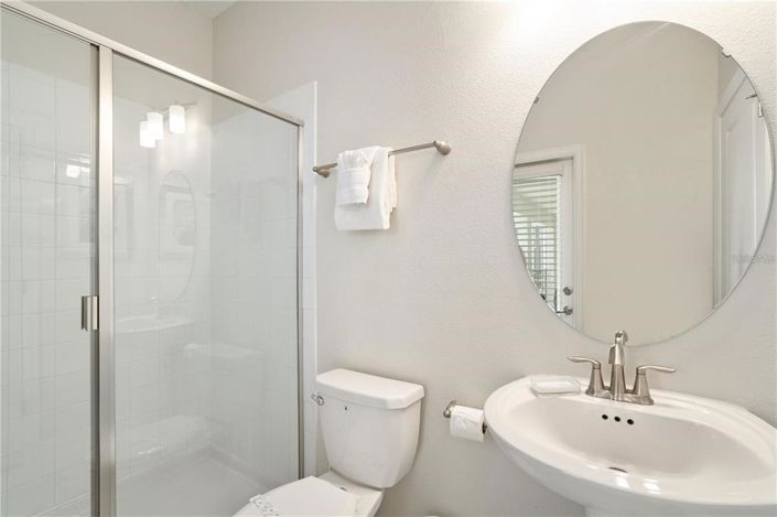 Image No.16-6 Bed Property for sale