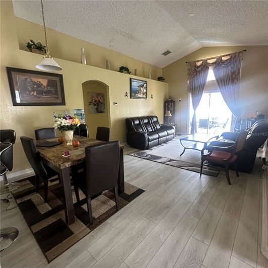 Image No.8-Propriété de 4 chambres à vendre à Davenport