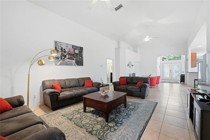 Image No.11-4 Bed Property for sale