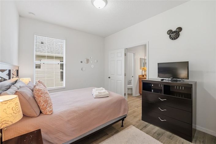 Image No.15-4 Bed Property for sale