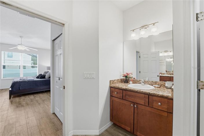 Image No.20-4 Bed Property for sale