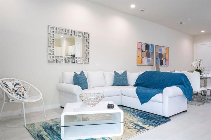 Image No.15-5 Bed Townhouse for sale