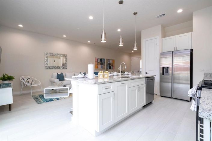 Image No.8-5 Bed Townhouse for sale