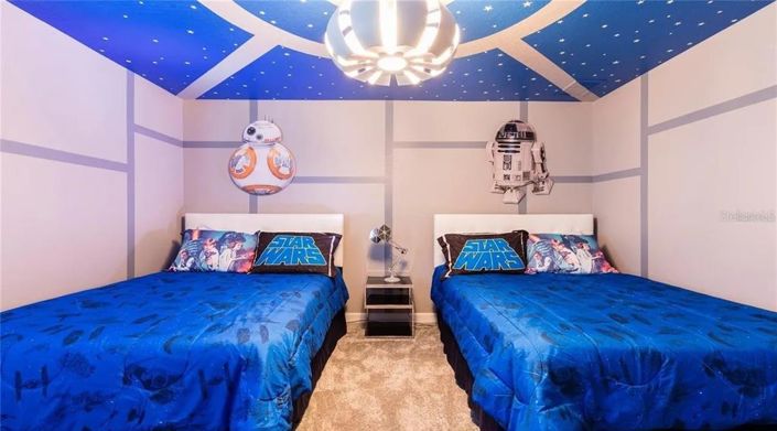 Image No.25-8 Bed Property for sale