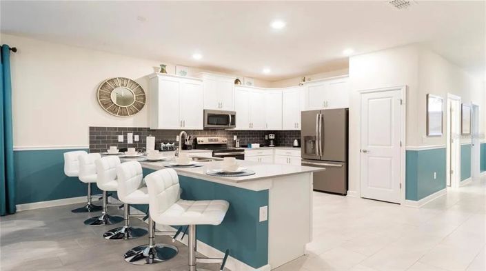 Image No.5-8 Bed Property for sale