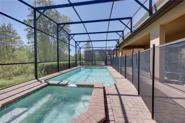 Image No.22-8 Bed Property for sale