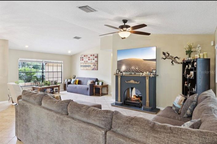 Image No.10-4 Bed Property for sale