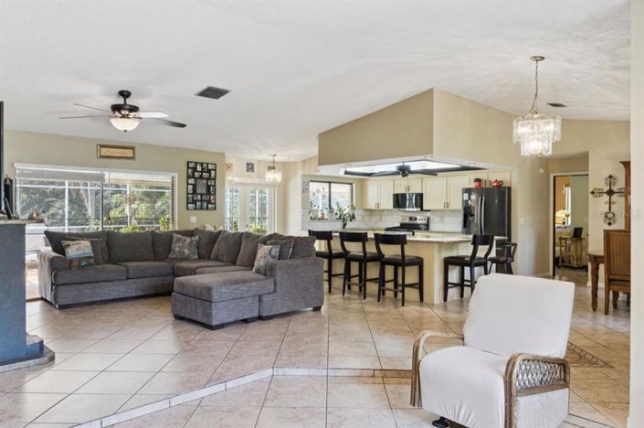 Image No.14-4 Bed Property for sale