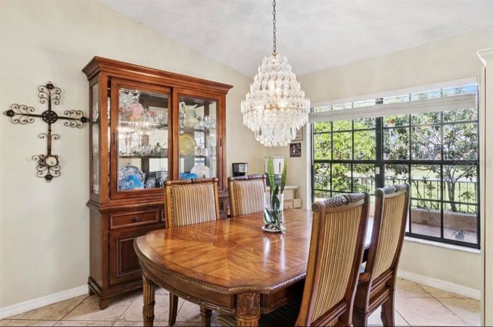 Image No.15-4 Bed Property for sale