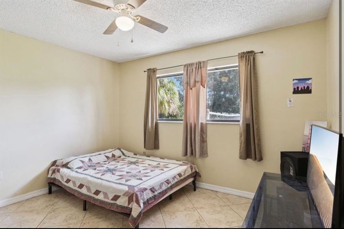 Image No.25-4 Bed Property for sale