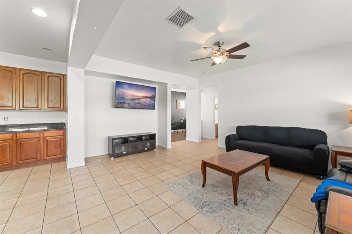 Image No.10-7 Bed Property for sale