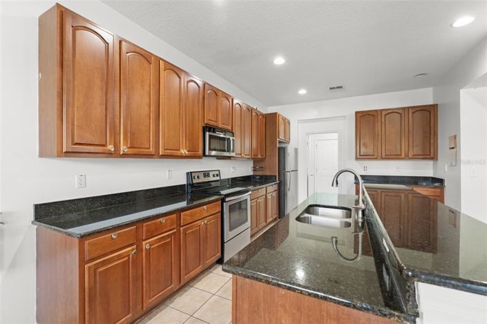 Image No.12-7 Bed Property for sale