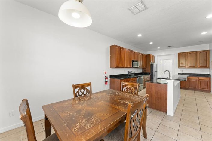 Image No.17-7 Bed Property for sale