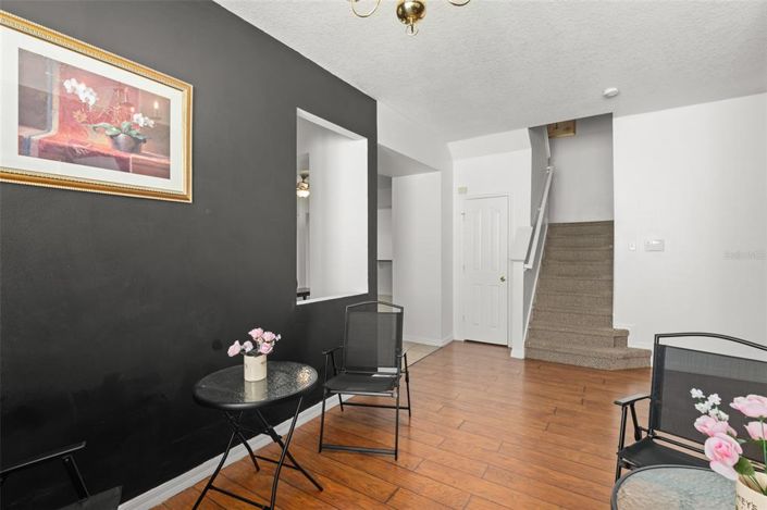 Image No.25-7 Bed Property for sale