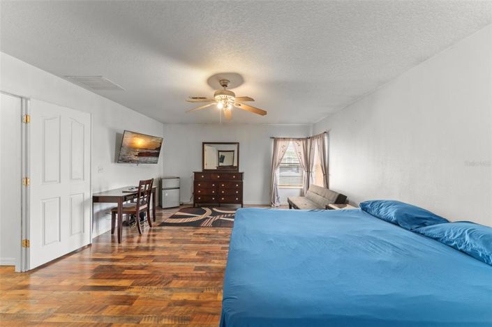 Image No.29-7 Bed Property for sale