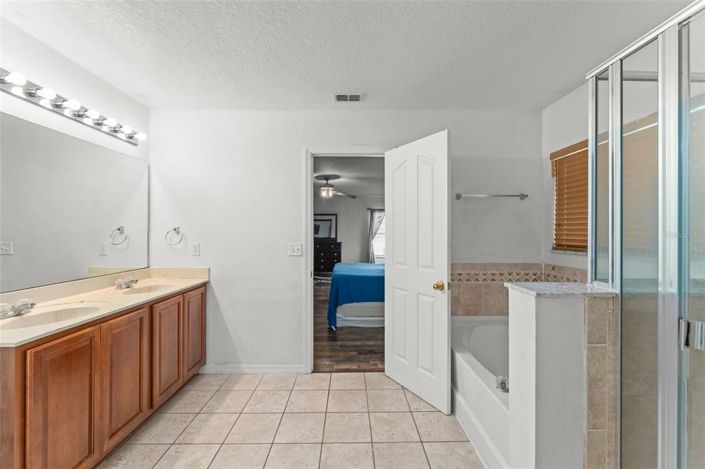 Image No.34-7 Bed Property for sale