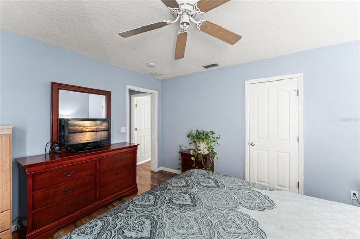 Image No.43-7 Bed Property for sale