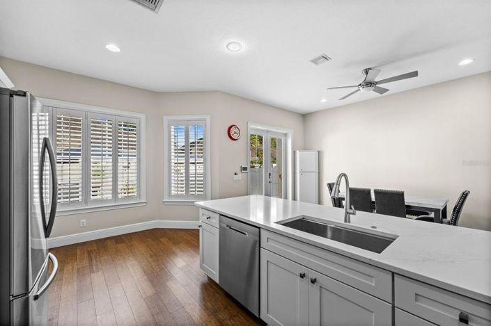 Image No.11-4 Bed Townhouse for sale