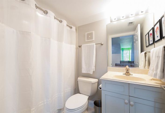 Image No.24-4 Bed Townhouse for sale