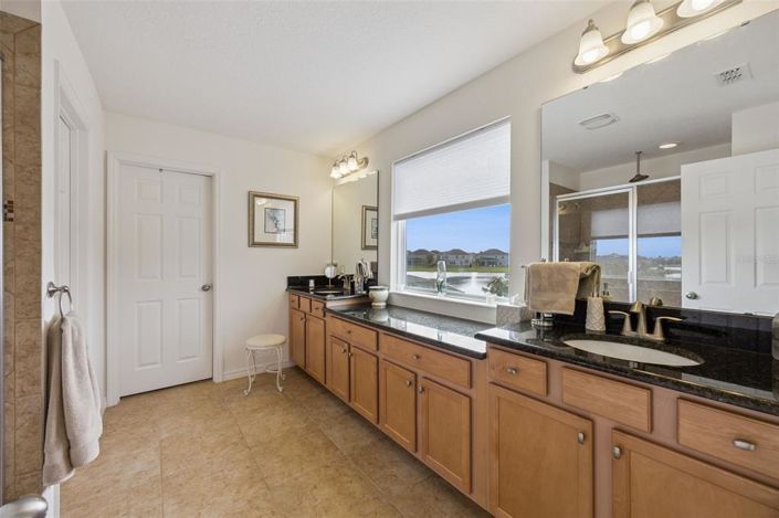 Image No.30-4 Bed Property for sale