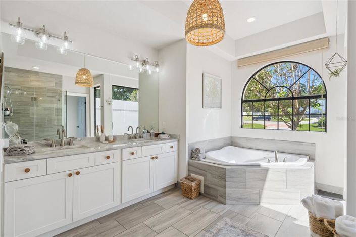 Image No.25-5 Bed Property for sale