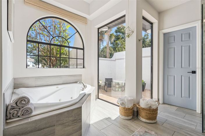 Image No.26-5 Bed Property for sale