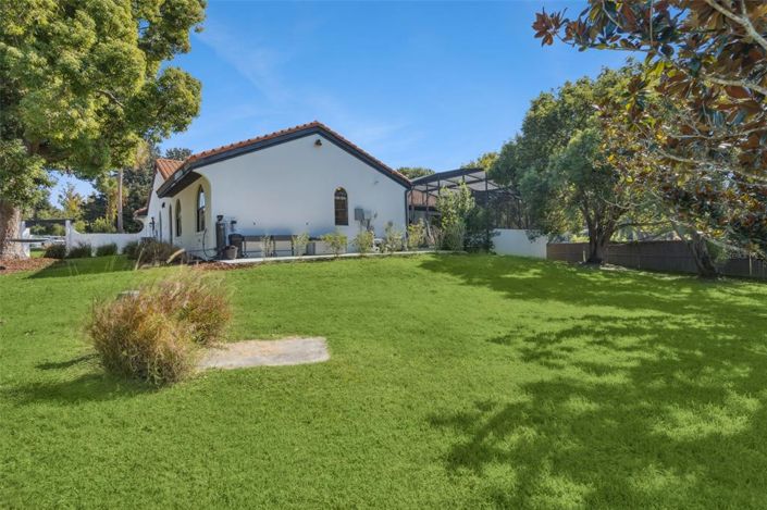 Image No.37-5 Bed Property for sale