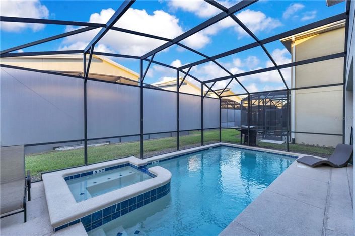 Image No.26-6 Bed Property for sale